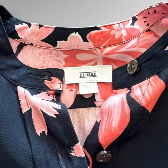 The Rowan Shirt In Dark Night By Closed. 58% CUPRO, 42% VISCOSE.